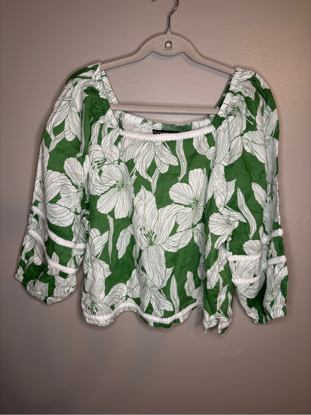 Tahari Green and White Floral Off-Shoulder Tunic